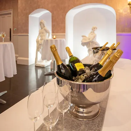 The Savoy Jersey ホテル