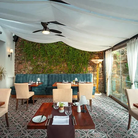 ホテル The Savoy Jersey