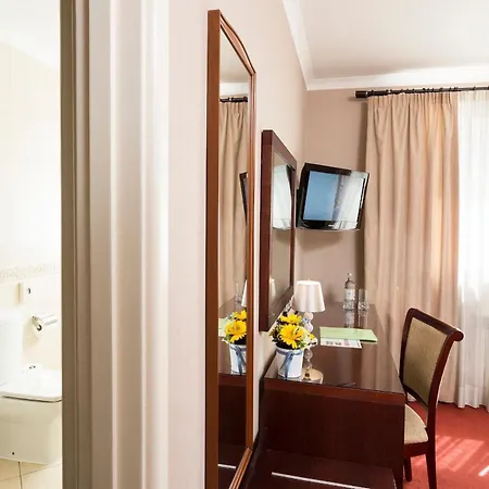 Savoy Hotel 4*
