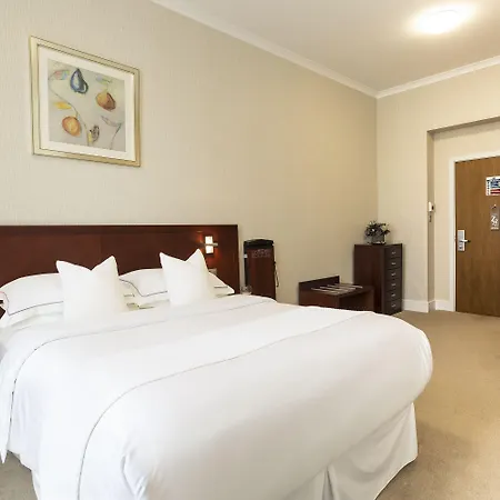 ホテル The Savoy Jersey 4*