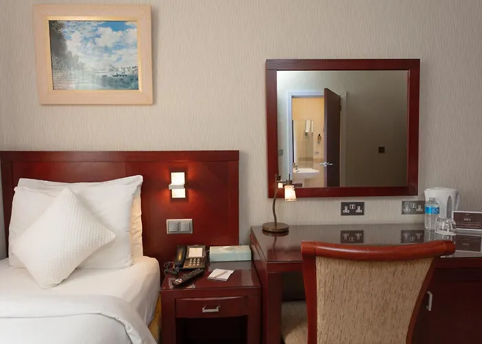 Hotel The Savoy Jersey 4*